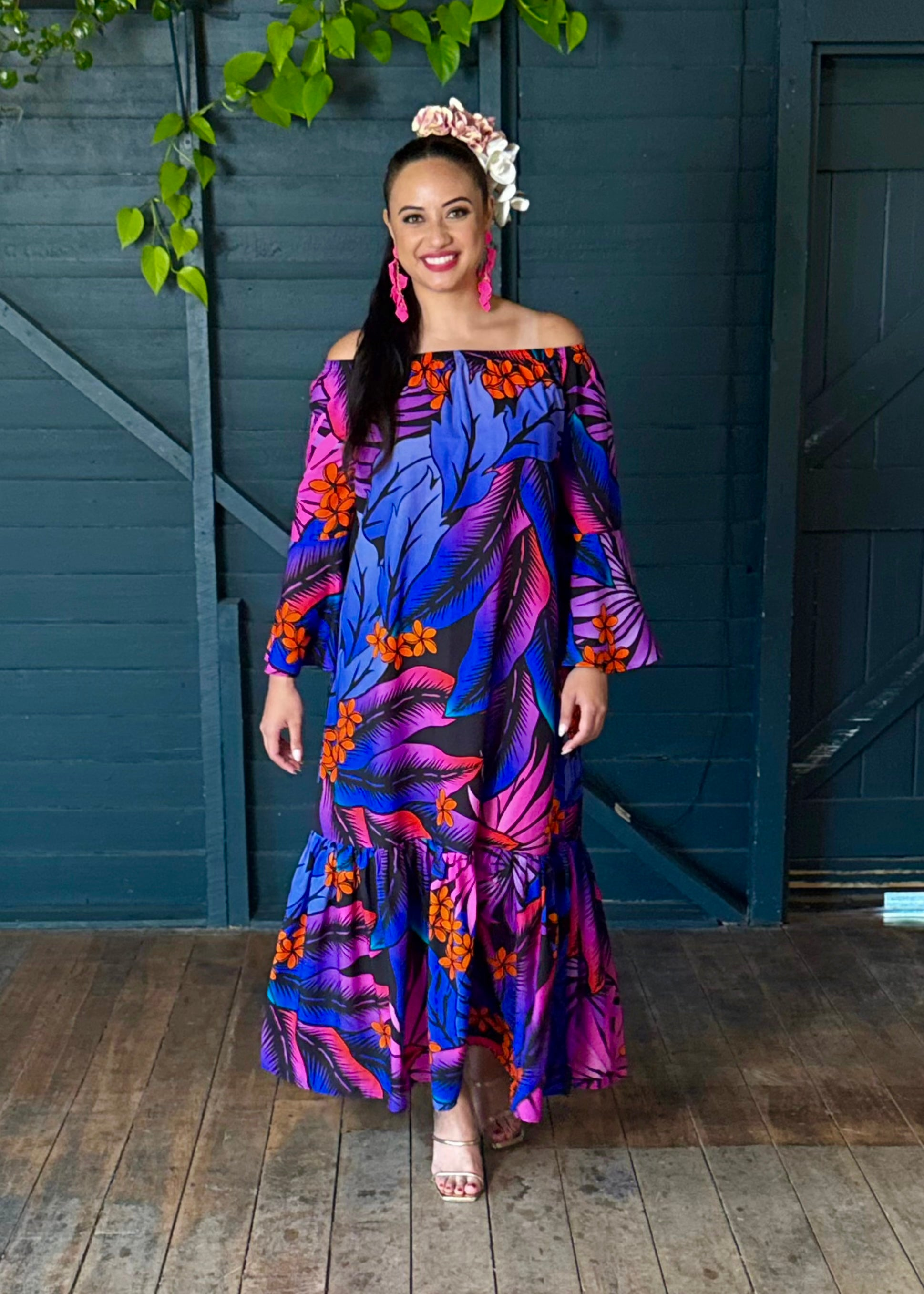 green emerald velvet dress Polynesian Fashion Women's Dress Metallic Gold and Black – Pacific Way Gift  Shop